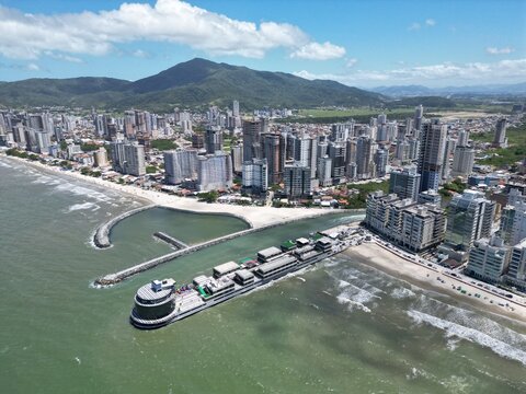 Praia de Perequ&ecirc; - Meia Praia Itapema - Porto Belo - Santa Catarina