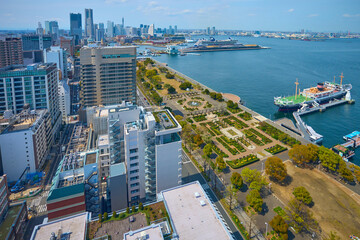 春の神奈川県横浜市中区の北側眺望(山下町,海岸通,西区みなとみらいなど)