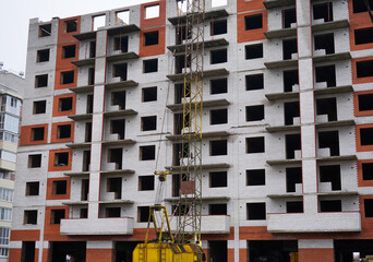 Construction of an apartment building, construction in progress