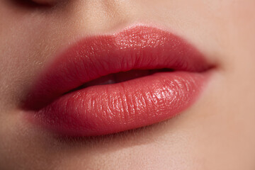 Natural lip color enhancement for a fresh look during daytime activities