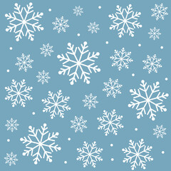 雪の結晶シームレスパターン（ブルー）ー 白いスノーフレークが舞う青背景の冬デザイン。デザインペーパー、マスキングテープ、マスキングシールブック、フレークシール、手帳デコ素材、ノート表紙、ハンカチ、箸、マグカップ、皿、キッチンクロス、キッチン雑貨、ポーチ等に最適。