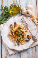 spaghetti with giant clam garlic and bottarga