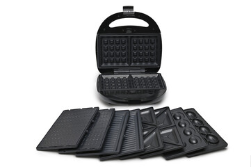 Electric waffle maker with removable plates