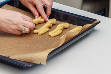 Bildserie Weihnachtspl&auml;tzchen mit Liebe gebacken &ndash; Schritt f&uuml;r Schritt