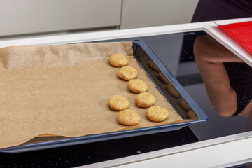 Bildserie Weihnachtspl&auml;tzchen mit Liebe gebacken &ndash; Schritt f&uuml;r Schritt