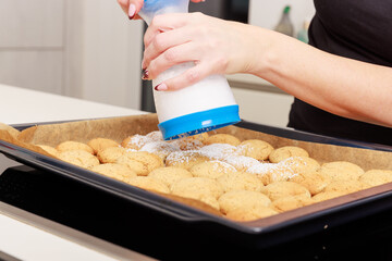 Bildserie Weihnachtspl&auml;tzchen mit Liebe gebacken &ndash; Schritt f&uuml;r Schritt