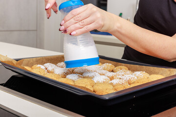 Bildserie Weihnachtspl&auml;tzchen mit Liebe gebacken &ndash; Schritt f&uuml;r Schritt