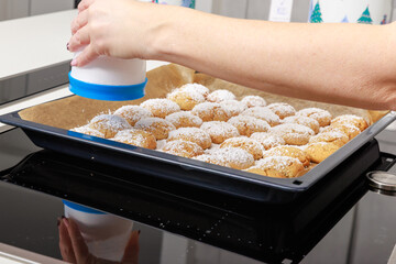 Bildserie Weihnachtspl&auml;tzchen mit Liebe gebacken &ndash; Schritt f&uuml;r Schritt