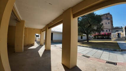 Panoramic View of the Grand Open Courtyard Inside Mandawa Fort Featuring Massive Heritage Walls and Garden Landscaping in Rajasthan