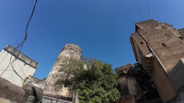 Grand Exterior View of the Historic Mandawa Fort Featuring Medieval Stone Walls and Traditional Rajasthani Architecture