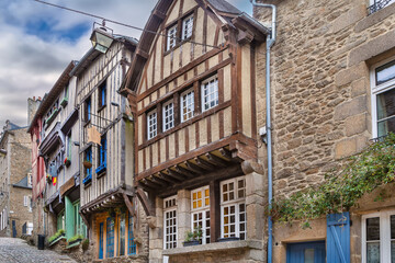 Naklejka premium Street Rue du Jerzual in Dinan, France