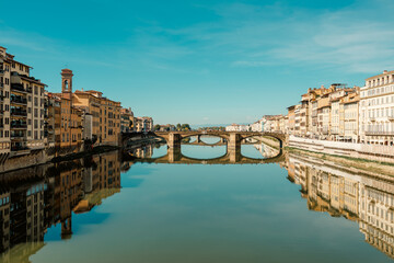Obraz premium Florence, Italy: Ponte Santa Trinita Bridge over Arno River.