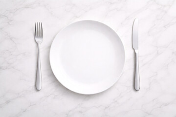 白大理石のテーブルに白い皿とカトラリーを並べたフラットレイ背景　料理・メニュー用