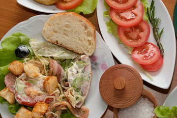 Cozy spot for fresh salads and veggies