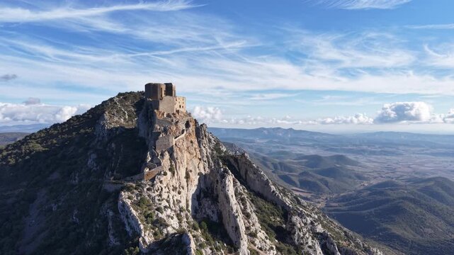 Ch&acirc;teau de Qu&eacute;ribus dans l'Aude (Occitanie, France) Forteresse royale du languedoc 