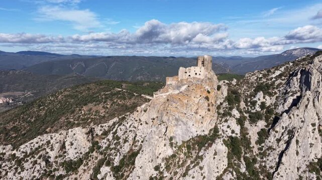 Ch&acirc;teau de Qu&eacute;ribus dans l'Aude (Occitanie, France) Forteresse royale du languedoc 
