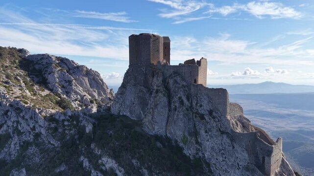 Ch&acirc;teau de Qu&eacute;ribus dans l'Aude (Occitanie, France) Forteresse royale du languedoc 