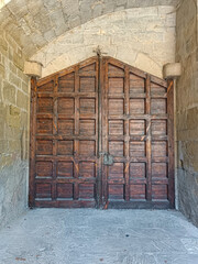 Port&oacute;n de estilo medieval