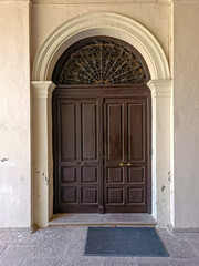 Puerta del convento