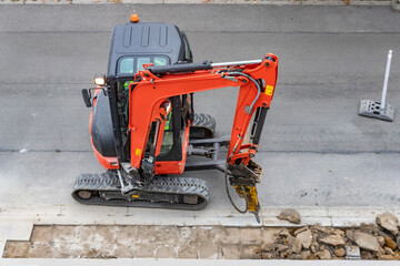 Travaux pour cr&eacute;er une tranch&eacute;e dans une rue