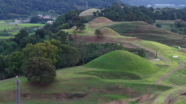Ancient Tombs in Marisan Mountain, Haman,
함안 말이산고분군