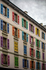 Obraz premium Immeubles aux volets colorés