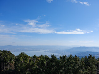 比叡山から滋賀県大津市と琵琶湖の眺め