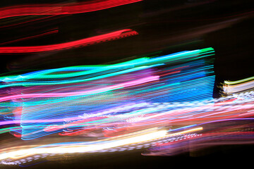 Lumi&egrave;re psych&eacute;d&eacute;lique d'un parc d'attraction