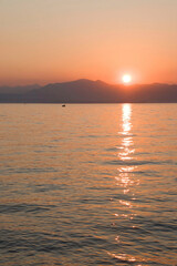 Obraz premium Sunset over Lake Garda