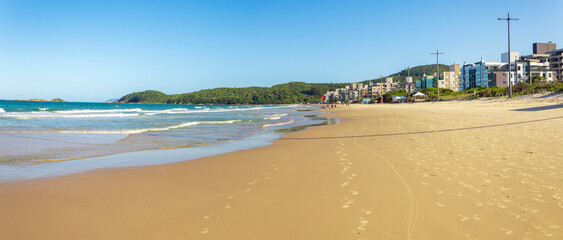  panorama  Praia Palmas do Arvoredo cidade de Governador Celso Ramos Santa Catarina Brasil regi&atilde;o da Grande Florianopolis