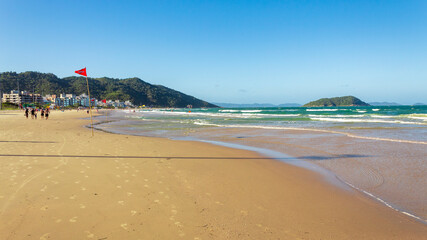 Praia Palmas do Arvoredo cidade de Governador Celso Ramos Santa Catarina Brasil regi&atilde;o da Grande Florianopolis  