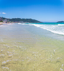 Praia Palmas do Arvoredo cidade de Governador Celso Ramos Santa Catarina Brasil regi&atilde;o da Grande Florianopolis