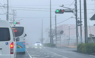 濃霧　道路交通