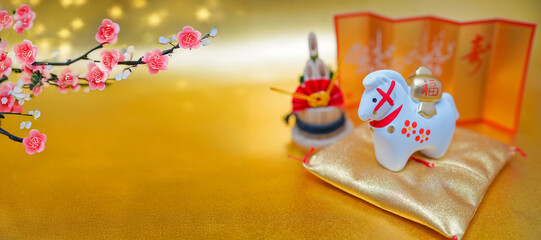 梅と午年の馬飾り