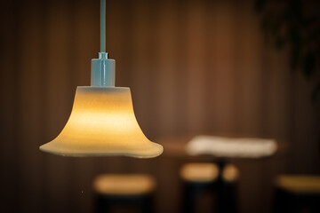 温かな吊り下げ照明