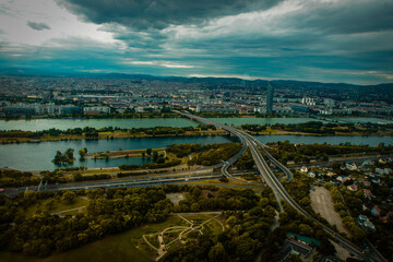 ドナウ川橋梁の俯瞰景