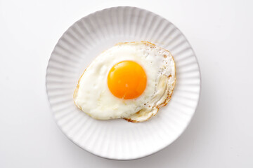 目玉焼き　白背景