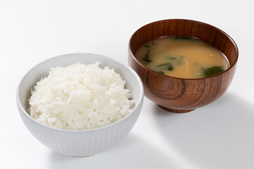 白ごはんと味噌汁 Steamed white rice and miso soup