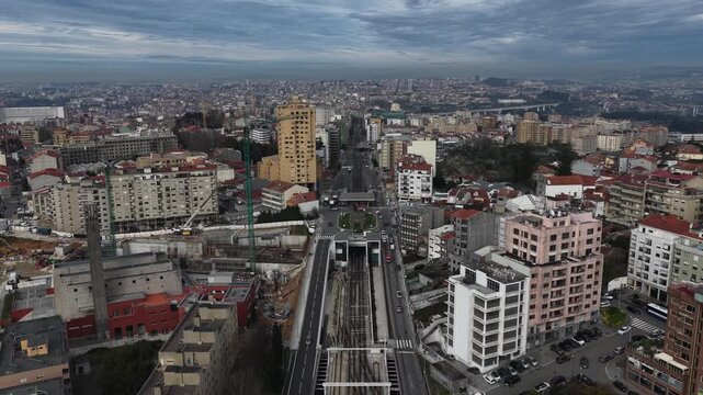 Main avenue of city Vila nova de Gaia