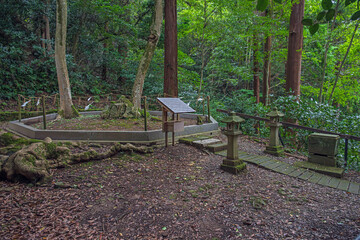 出雲 佐太神社 母儀人基社の磐境 © mtaira