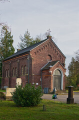 große alte Kapelle Backsteingebäude alter Friedhof in Essen-Werden © Blende8