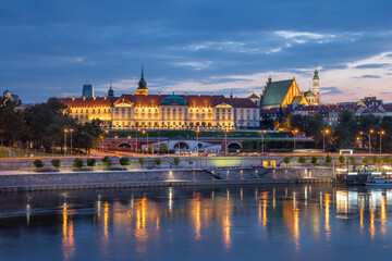 Fototapeta premium Warsaw, Poland. View of skyline with Royal Castle and Cathedral at dusk