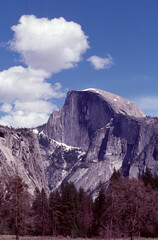 mountain peaks in yosemite national park