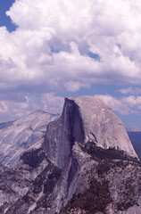 mountain peaks in yosemite national park