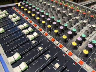 Complex sound control system. Learning to control music and sound sources. Concepts for training DJ and sound engineers. The importance of understanding all functions of sound bar