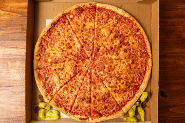 Plain pizza in a box