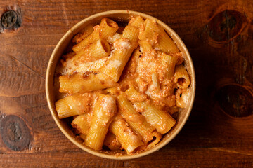 Baked rigatoni in a container