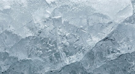 Obraz premium Close-up of clear ice with cracks and bubbles