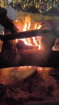 Hoguera de Navidad al fuego lento