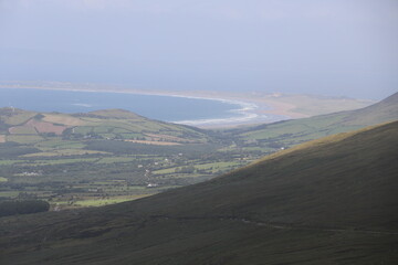Paysage verdoyant typique de la campagne irlandaise